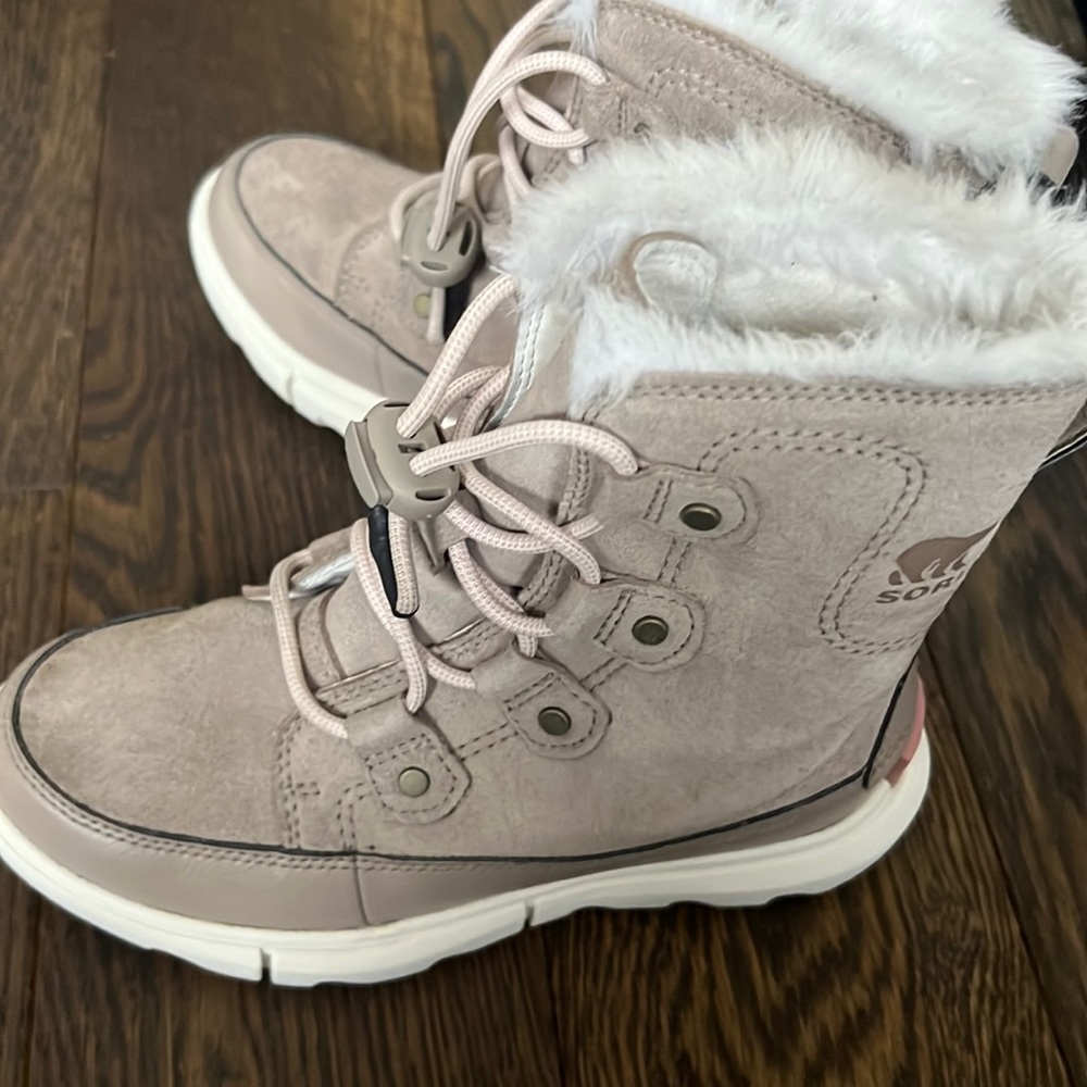 Sorel girls winter/snow boot